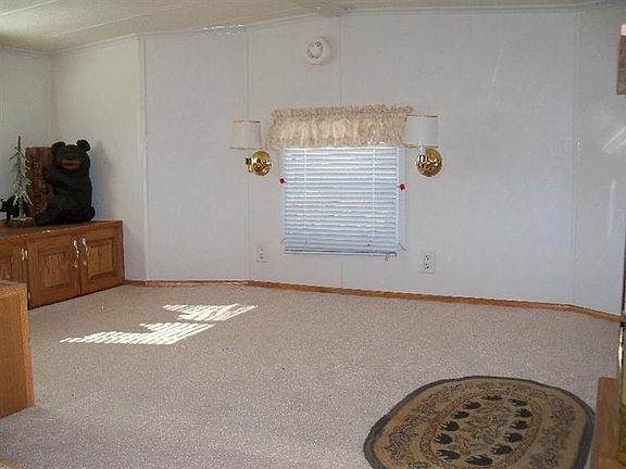 5th image of 5949 Maple Dr