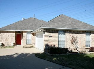 2217 Ashwood Ct, Carrollton, TX 75006