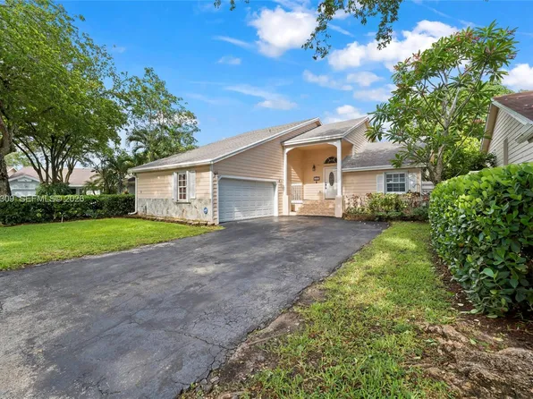 15025 SW 141st Ct, Miami, FL 33186