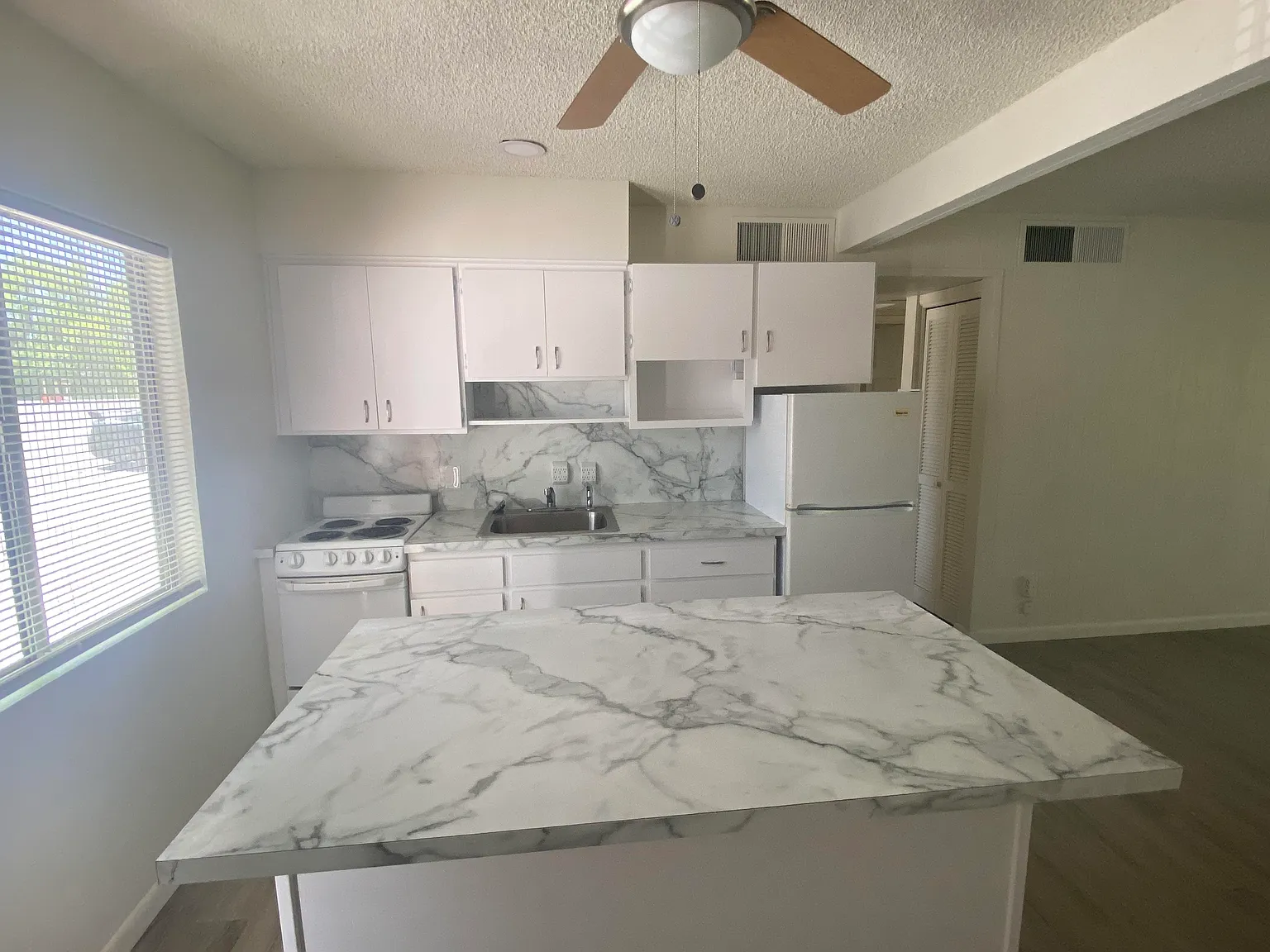 2 bed, 672 sqft, $1,255 — Photo 3