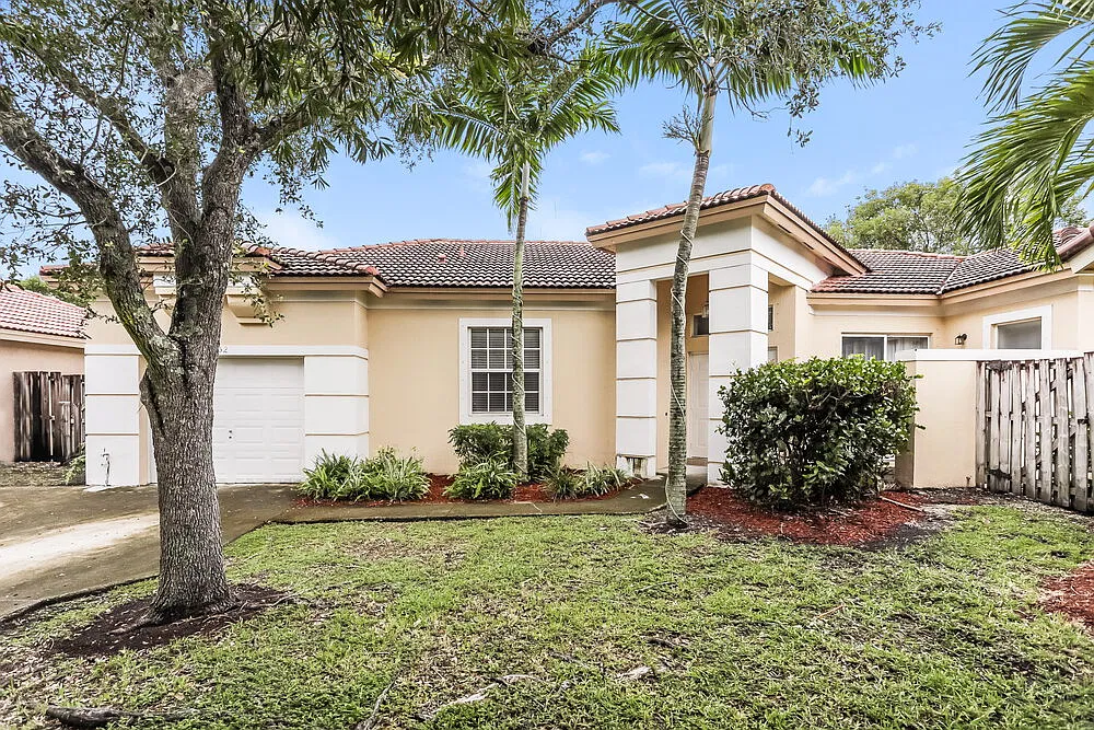 4 bed, 2.0 bath, 2460 sqft, $4,880 — Photo 1