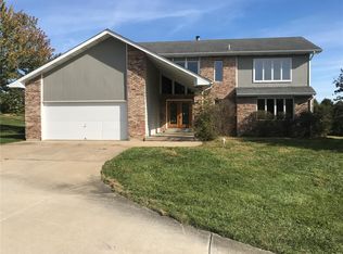 1680 Duello Rd, Lake St Louis, MO 63367