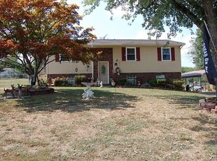 1609 Clara Dr, Dandridge, TN 37725