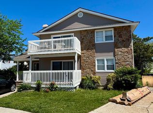 340 Hampshire Dr, Ventnor, NJ 08406