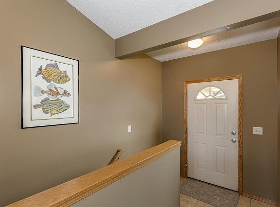 4th image of 729 S Westview Cir