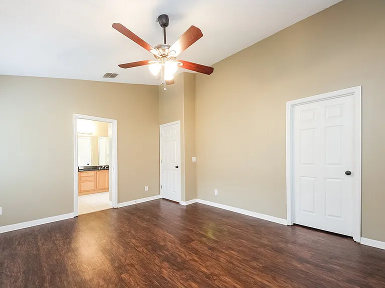 13918 Valleybrooke Ln — Photo 8