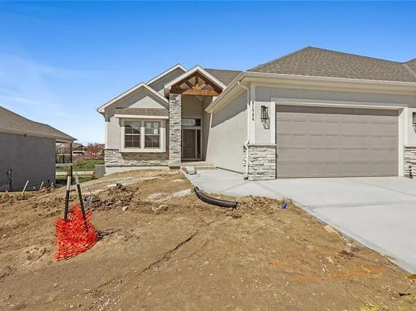21734 W 116th Ter, Olathe, KS 66061