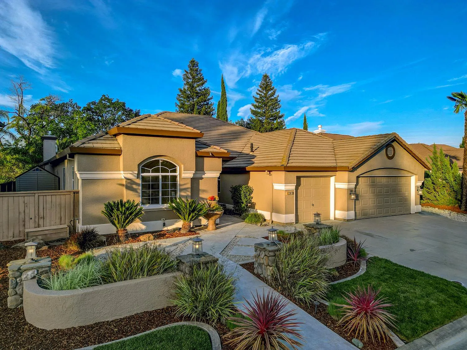 201 Heredia Ct photo 1