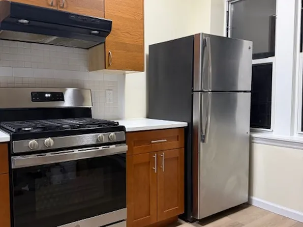 569 Vermont Street image 13 of 19