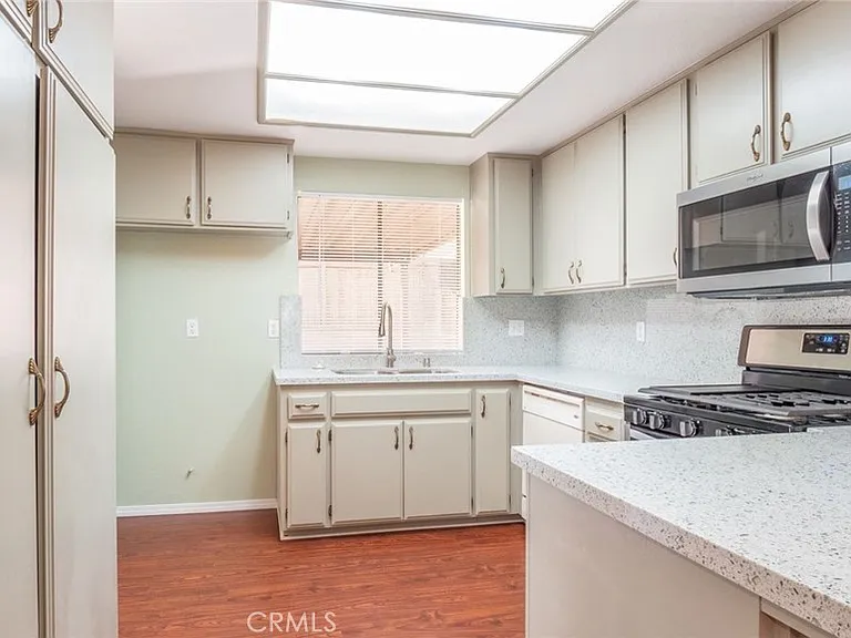925 Diane Way — Photo 9