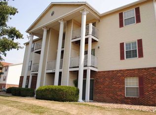 3108 Edwards Pl APT 101, Maryland Heights, MO 63043