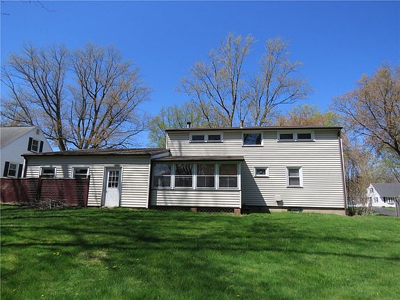 2nd image of 24 Laredo Dr