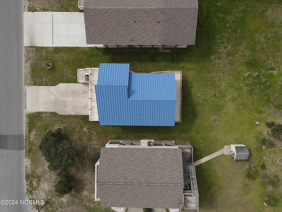 5th image of 628 E Dolphin Drive
