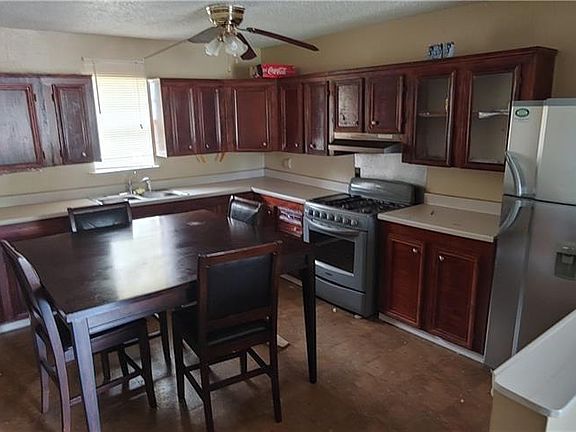 5th image of 2505 Elmira Ave