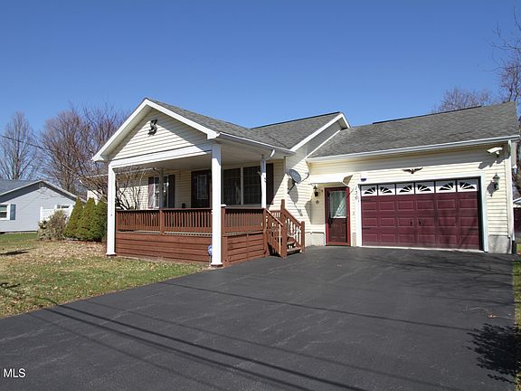 2nd image of 136 Myrtle Avenue