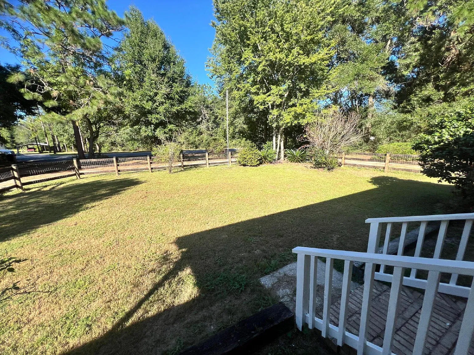 3 bed, 2.0 bath, 2016 sqft, $2,200 — Photo 1