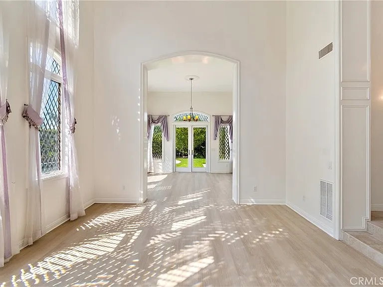 19 Santa Rosa — Photo 8