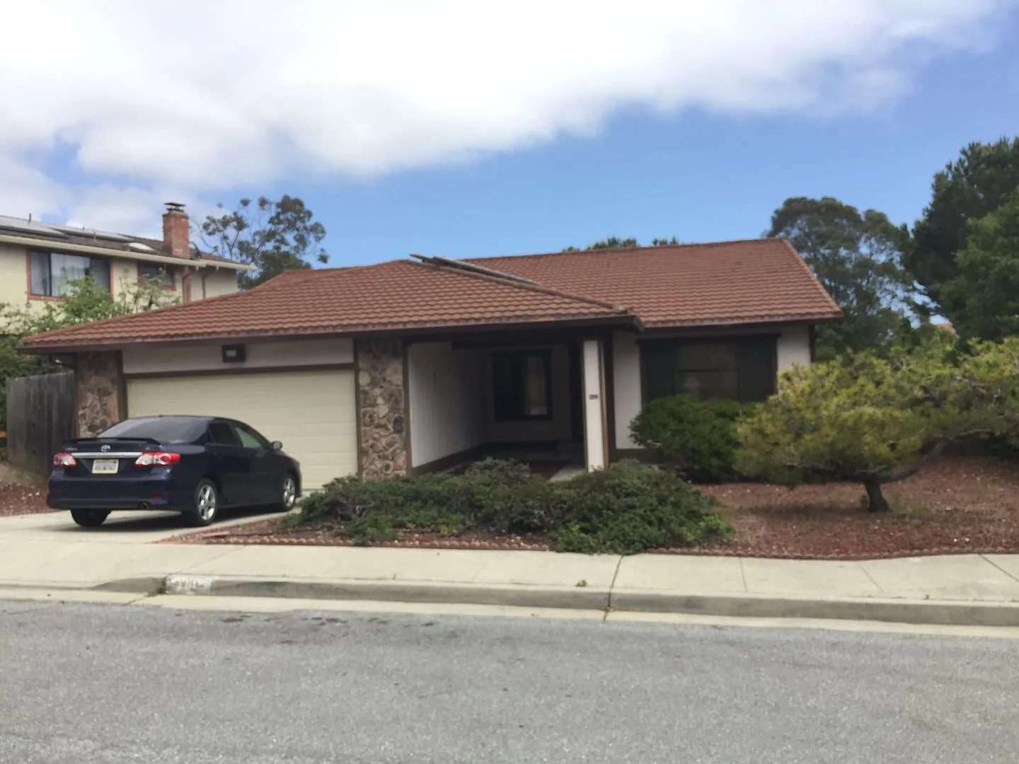 Sunny 5 Bedroom 3 Bath walk to UC — Photo 4