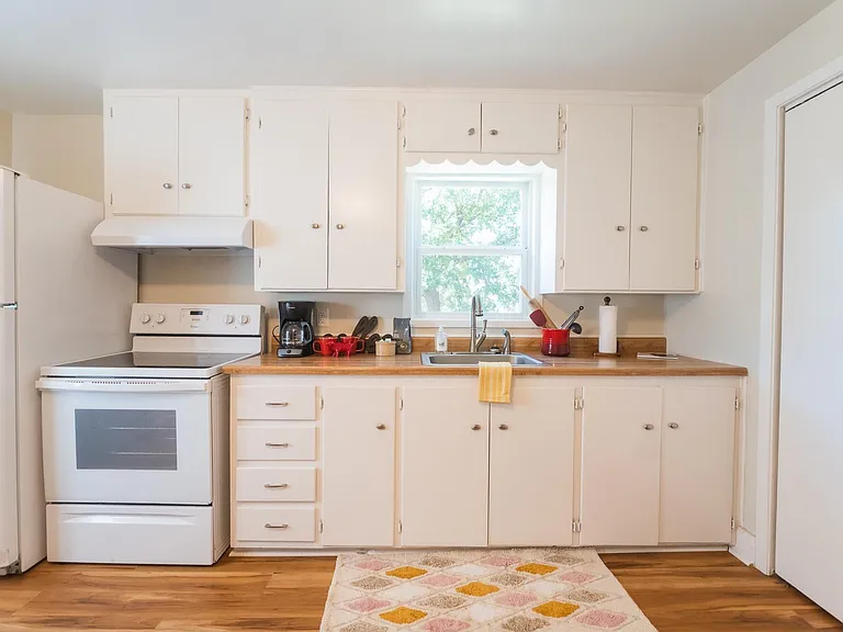 10682 Refinery Rd — Photo 31