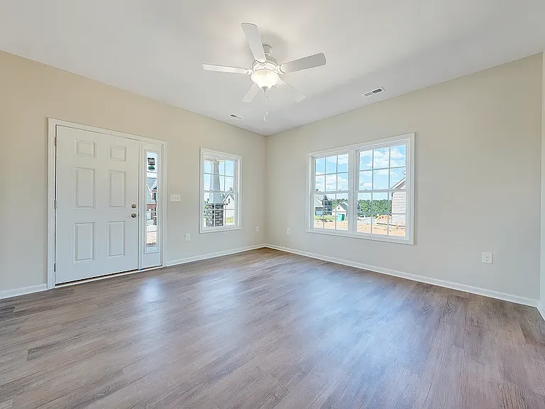 956 Carriage Pkwy — Photo 28