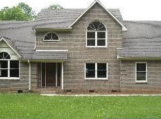 8545 Linville Rd, Oak Ridge, NC 27310