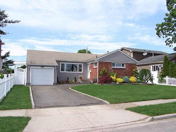 2nd image of 64 Daniel Rd N