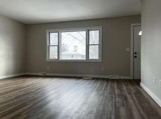 650 Mohawk Dr, Lowell, IN 46356