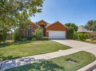 8005 Joshua Tree Ct, Arlington, TX 76002