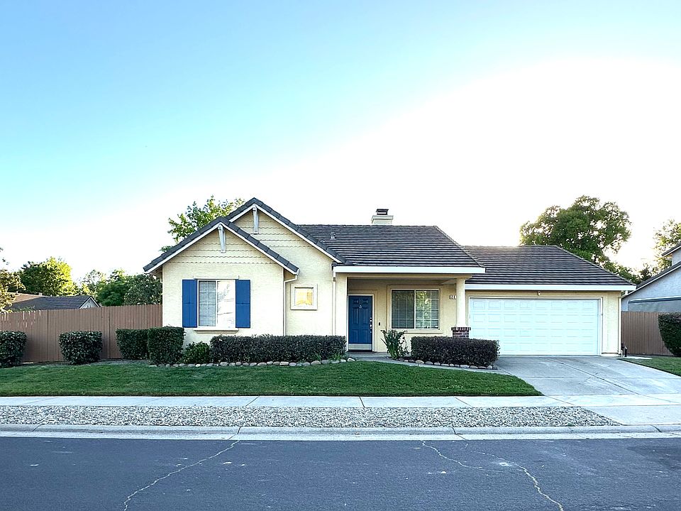 Beautiful well-maintenance single story home