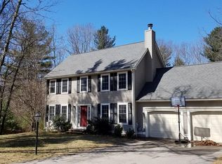 11 Fairway View Dr, Sutton, MA 01516