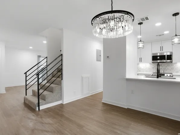 2718 Old Field Dr #803, San Antonio, TX 78247