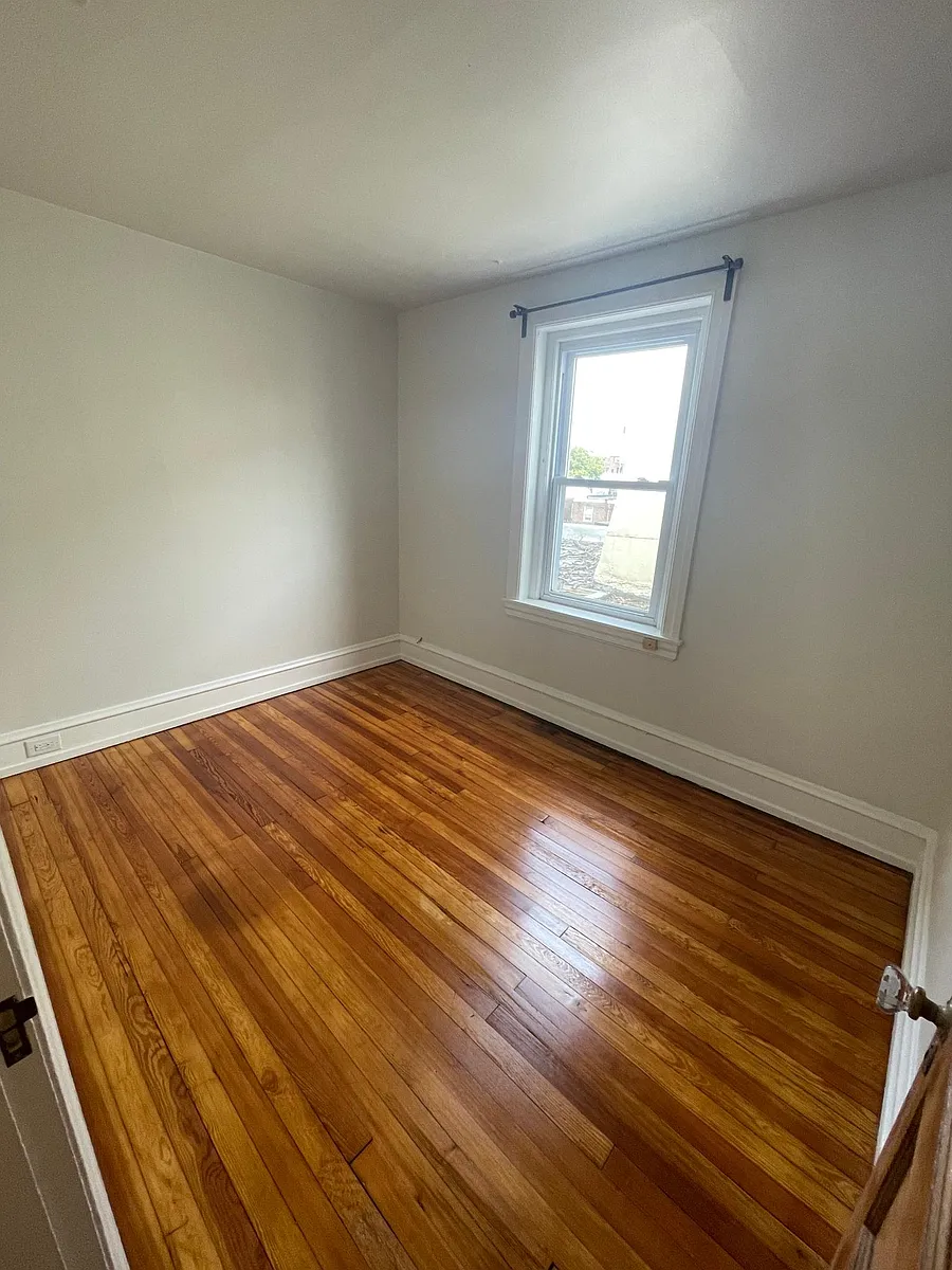 Building Photo - 266 S 46th St #2