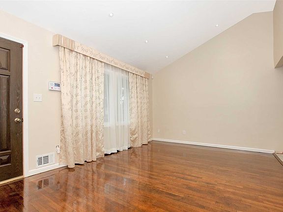 2nd image of 36 King Ave
