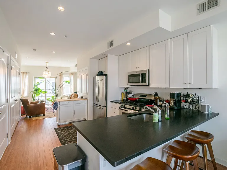 1834 Poplar St #2 — Photo 6