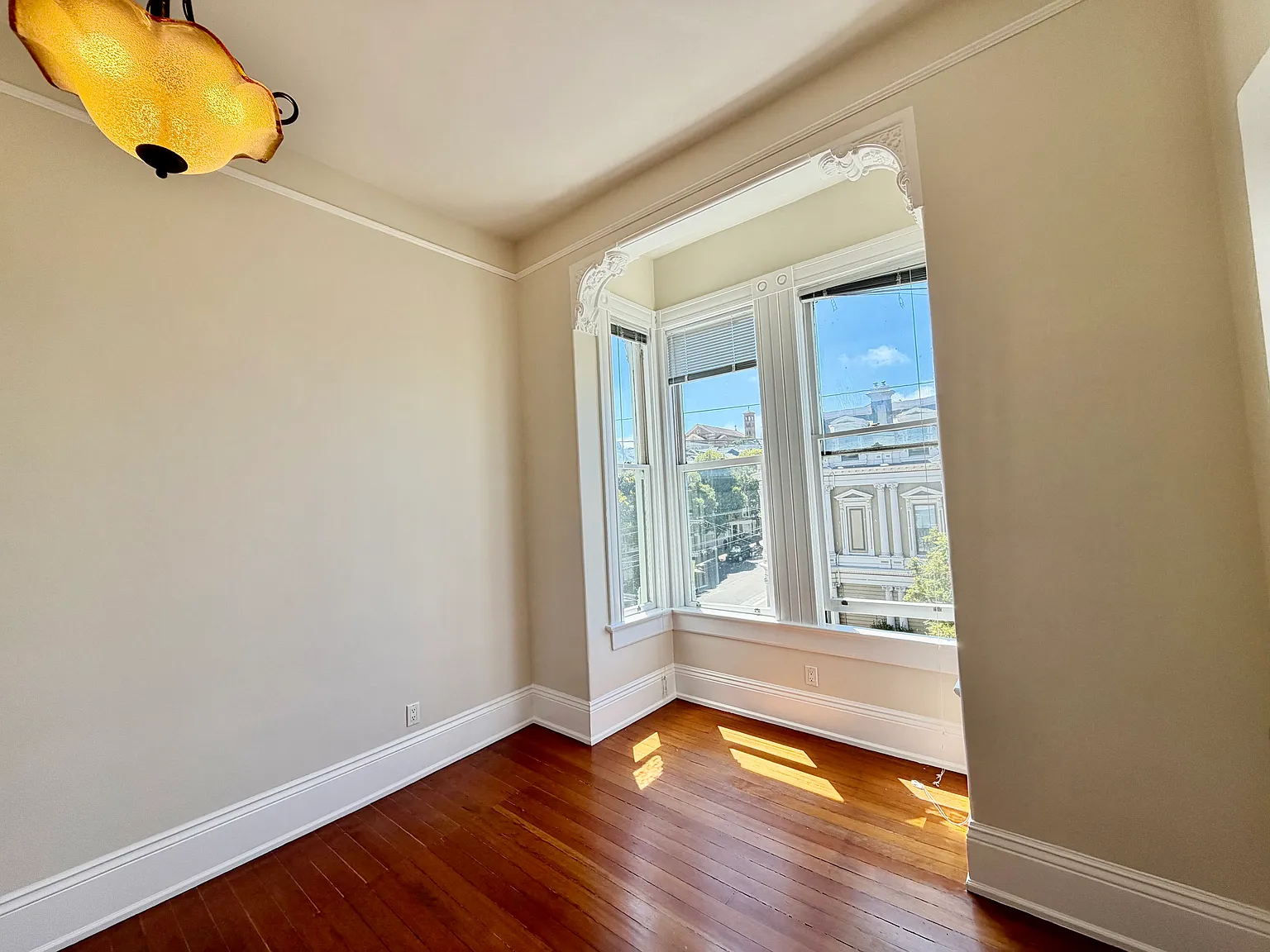 3 bed, $7,495 — Photo 2