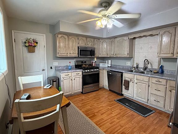 5th image of 425 San Francisco Ave