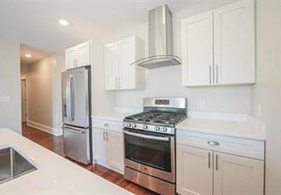 2nd image of 18 Johnson Ave APT 18