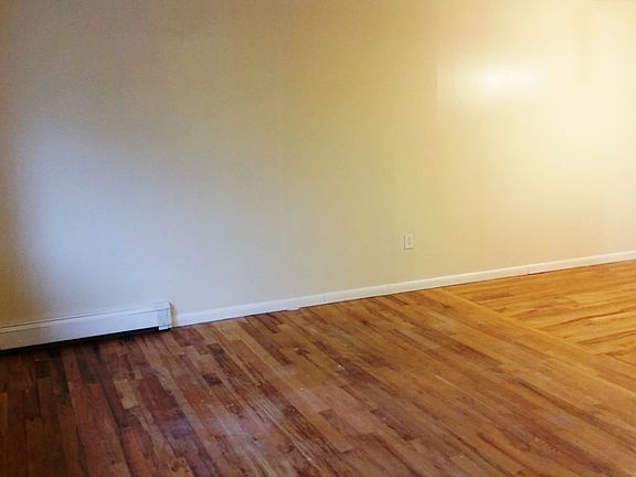 3rd image of 13719 159th St