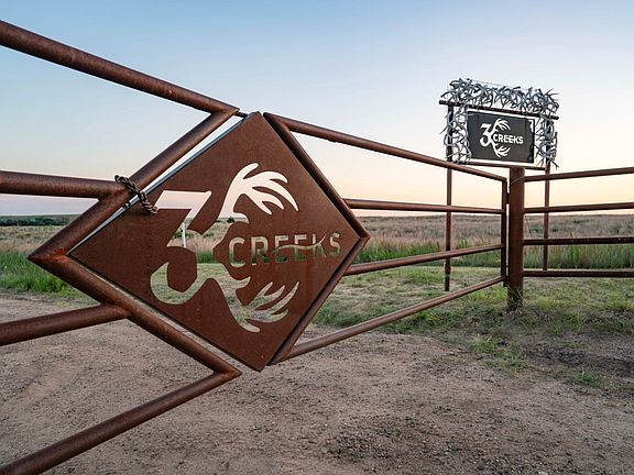 3rd image of 2600 Road 6
