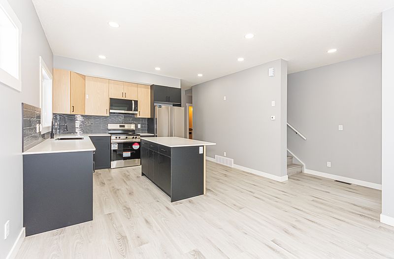 Edmonton Apartment for rent - 3 Bedrooms — photo 55