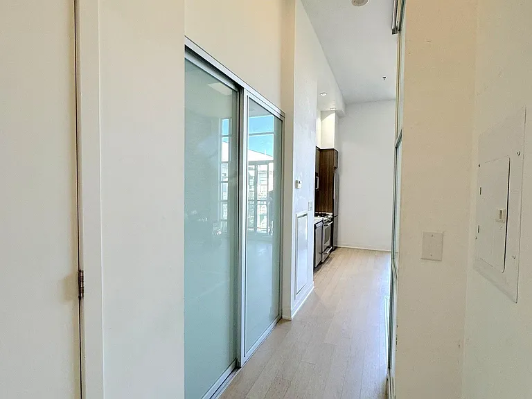 88 Colgate Ave #Penthouse 732 — Photo 6