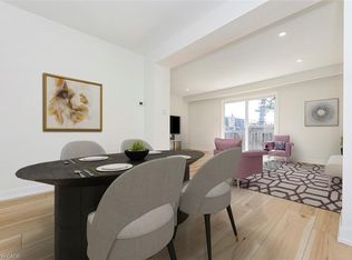 20 Anna Capri Dr #8, Hamilton, ON L8W1M6