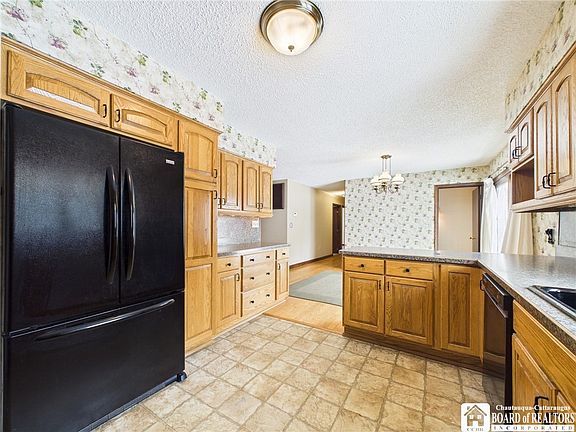 3rd image of 3615 Buffalo Rd