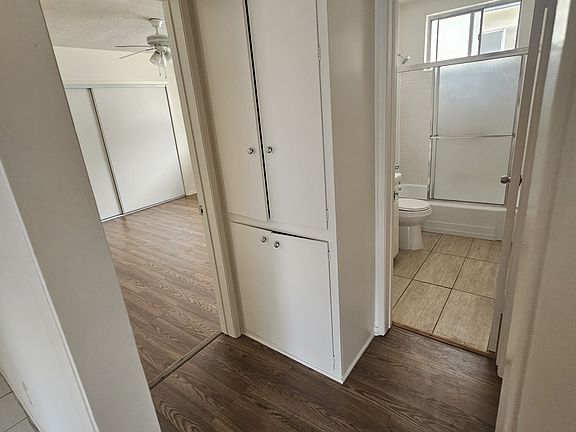 4th image of 743 N Sycamore Ave #5