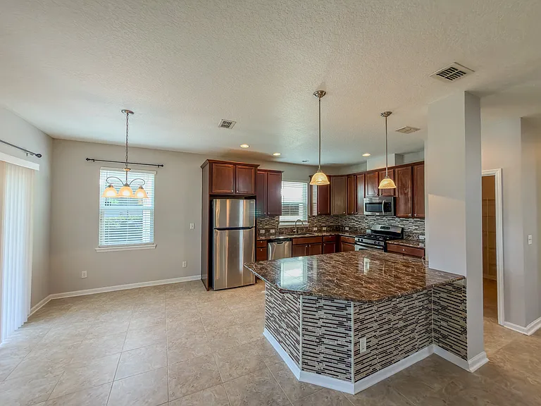 508 Howland Dr — Photo 20