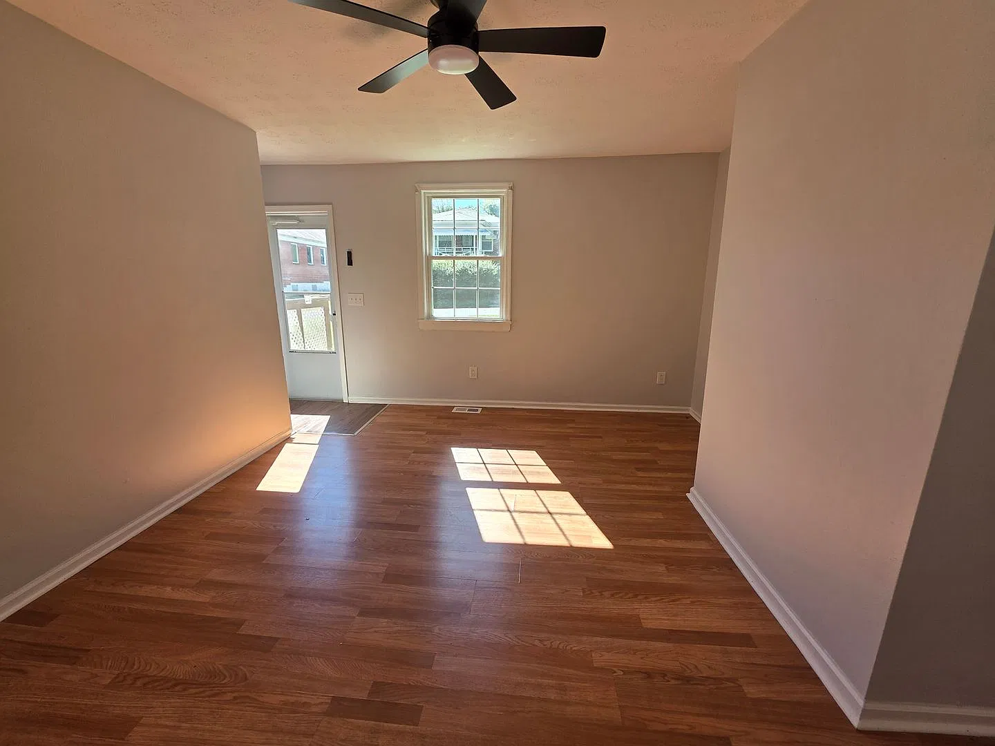 Duplex For Rent — Photo 2