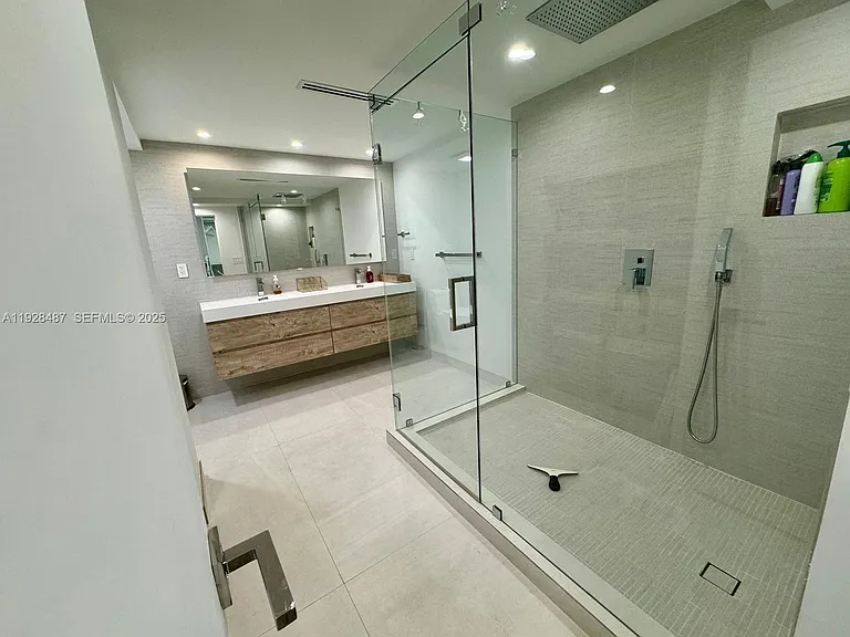 1121 Crandon Blvd #E1001 — Photo 14