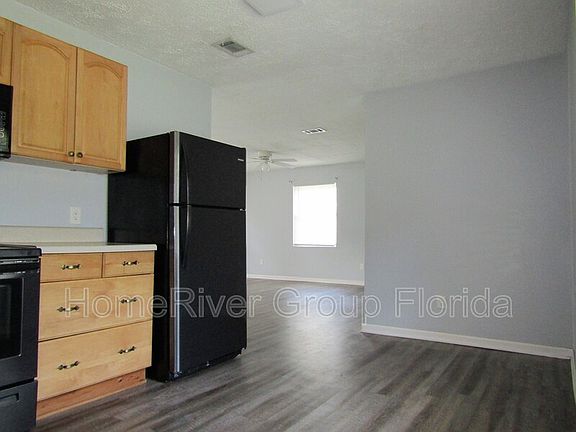 5th image of 554 E Johnson Ave