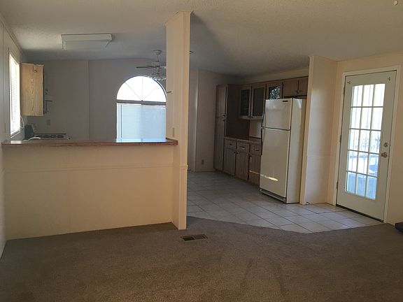 Kitchen/entry unit A