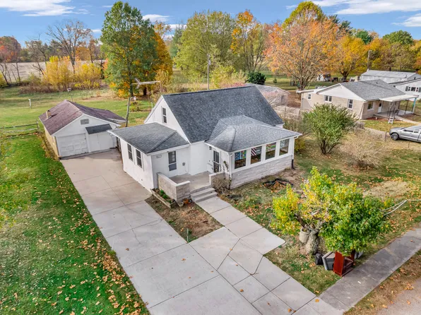 8123 Walnut St, Coatesville, IN 46121